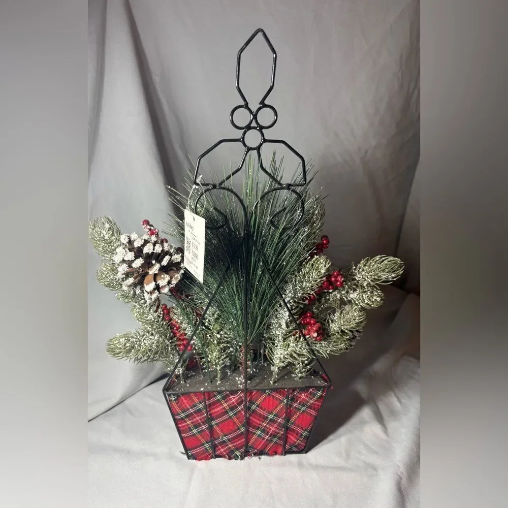 🎄❤️🎄 New! Christmas Floral Arrangement Ready to Hang Holiday Home Decor NWT